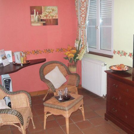 Les Etangs De Guibert Hotel Neufchatel-en-Saosnois Exterior photo